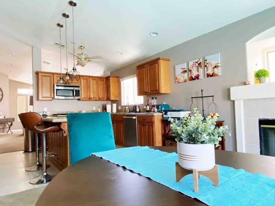 Amazing Heated Pool And Private Hot Tub 3Br In Heart Of Lv Villa Las Vegas Buitenkant foto